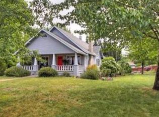 302 N Barneburg Rd, Medford, OR 97504