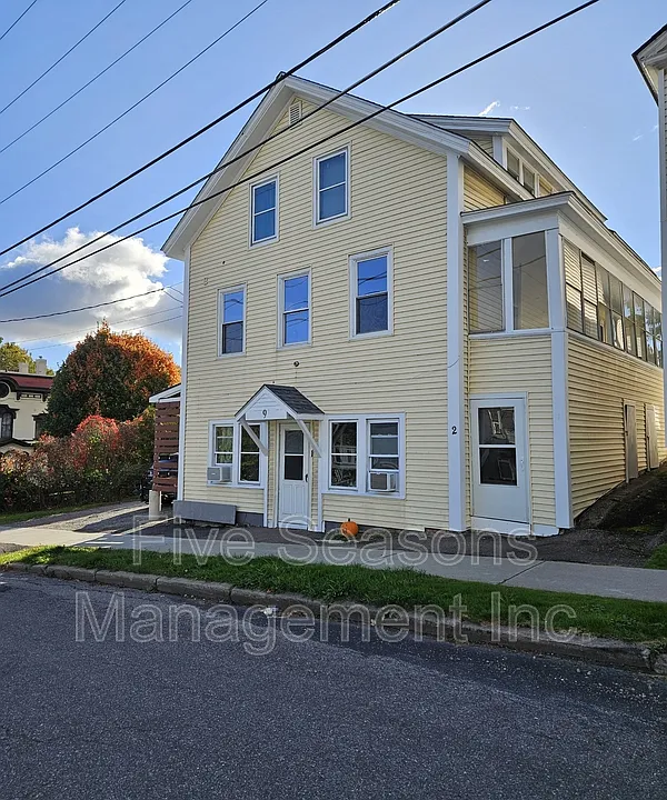 9 Chase St #3