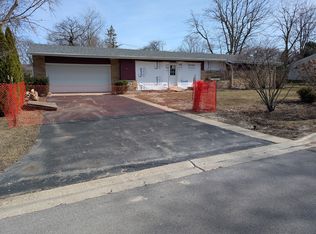 1153 Carol Ln, Glencoe, IL