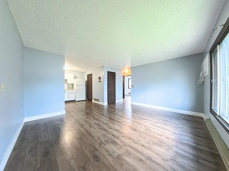 210 W Center St — Photo 4