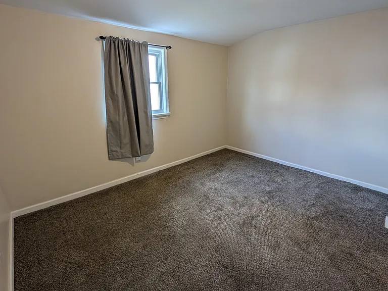 109 Goethe St — Photo 11