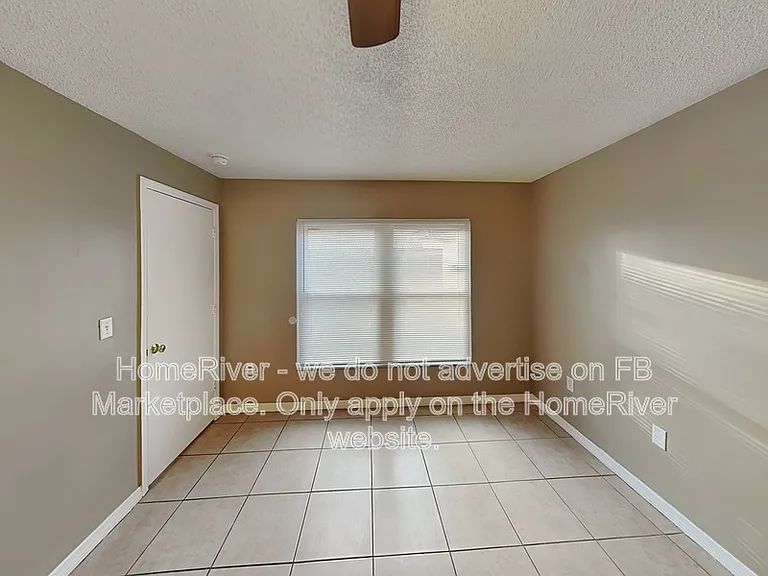421 Hunter Cir — Photo 7