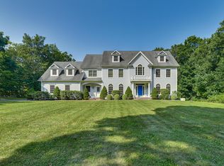 19 Old Sow Rd, Easton, CT 06612