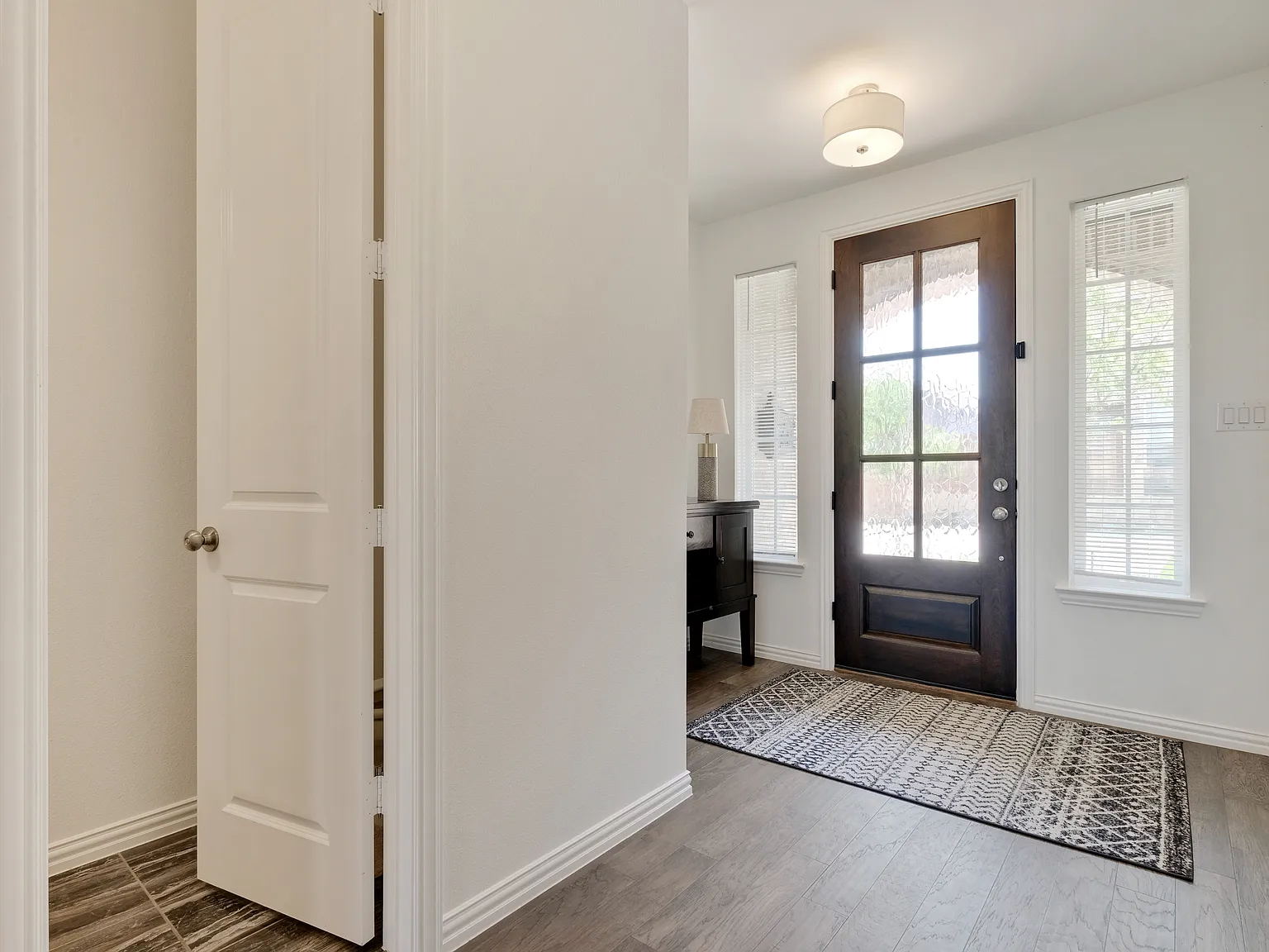 3 bed, 2.5 bath, 2544 sqft, $3,400 — Photo 4