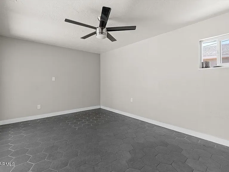 4517 N 10th Ave — Photo 13