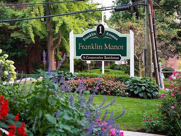 3rd image of 1 Franklin Ave APT 3E