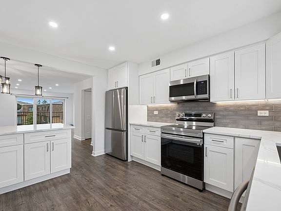 3rd image of 408 W Kensington Rd #E
