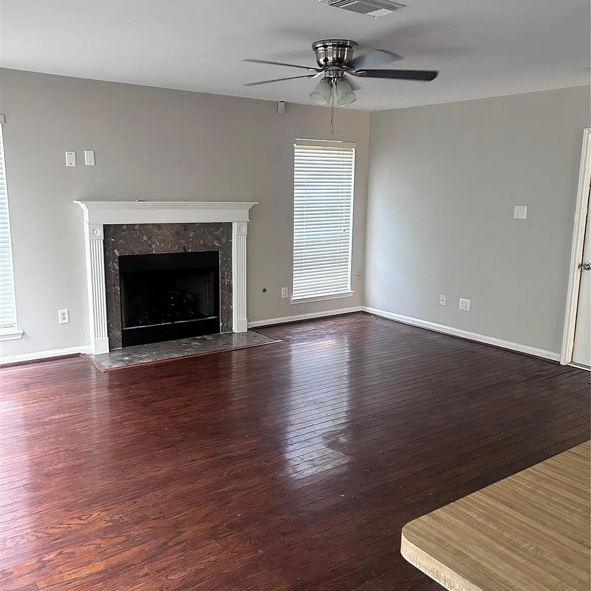 3 bed, 2.5 bath, 2020 sqft, $2,050 — Photo 3