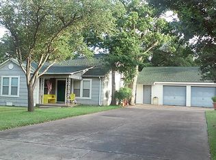 719 Edgewood Dr, Bryan, TX 77802