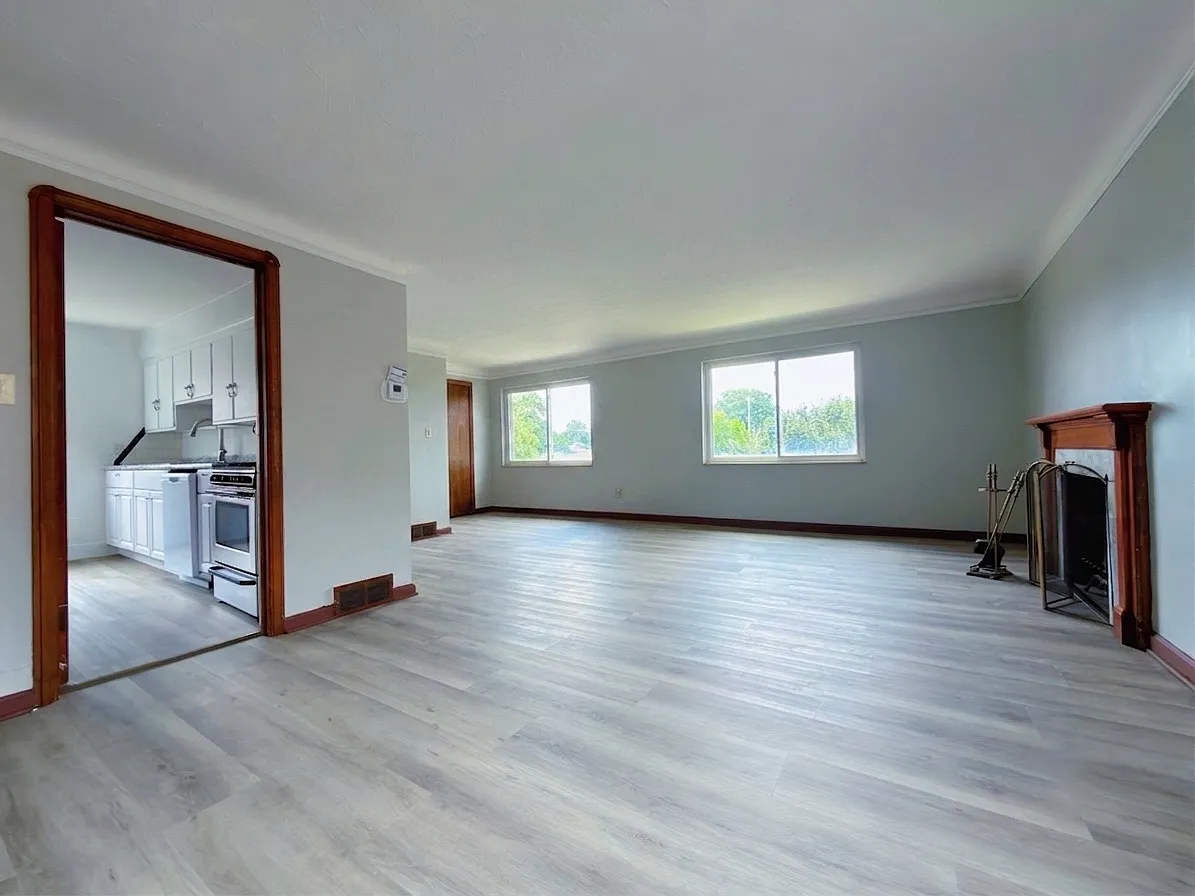 2 bed, 1080 sqft, $1,600 — Photo 3