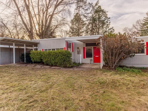 1055 NE Duncan Ln, Pullman, WA 99163