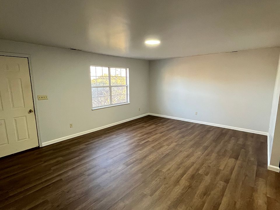 1st image of 506 W Main St