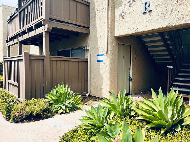 1345 Cabrillo Park Dr #R5 — Photo 11