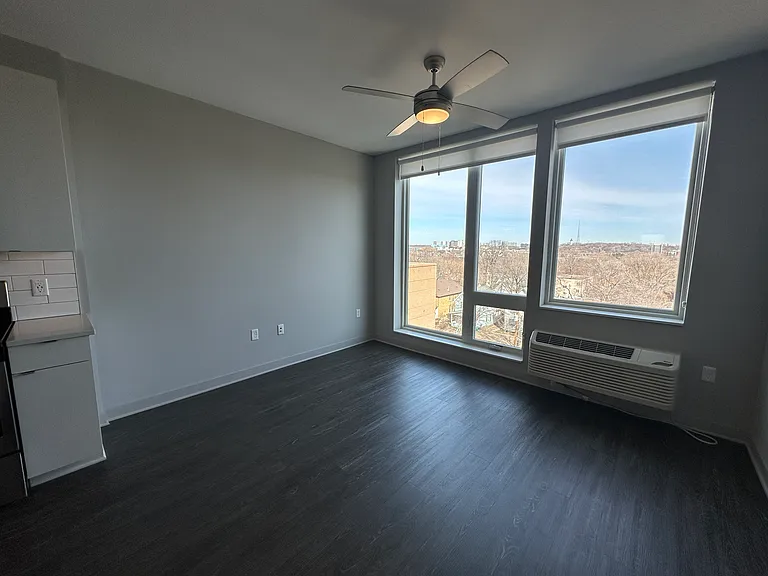 Luna Apartments — Photo 40