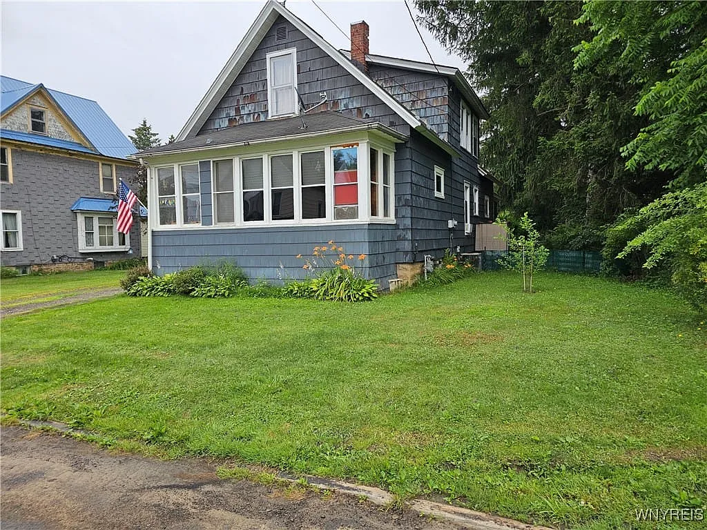 89 Waite Ave photo 1