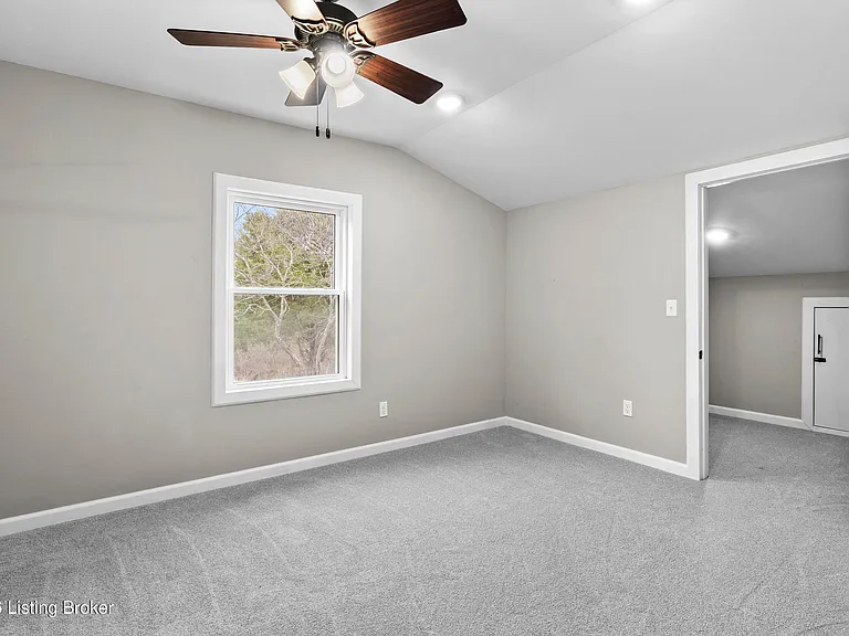 58 Riverside Ln — Photo 12