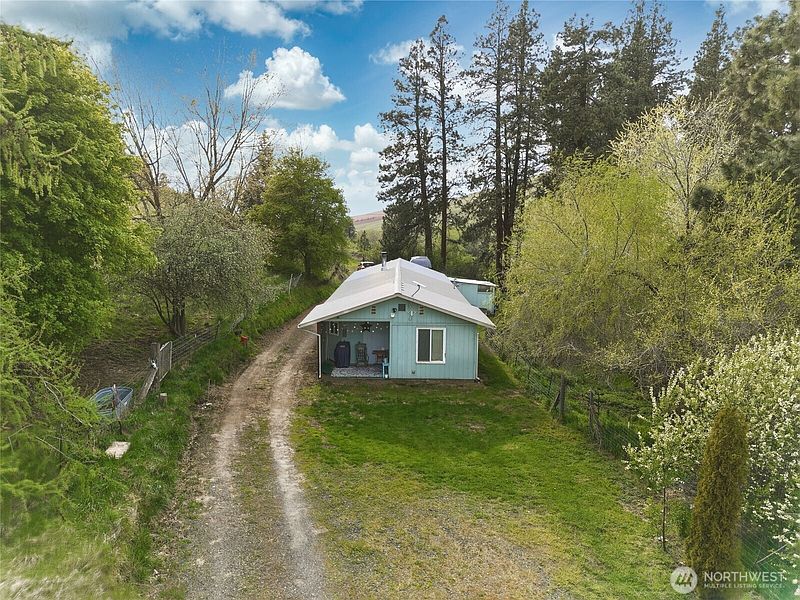 3rd image of 938 Patit Road