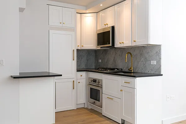 Rented by Nooklyn NYC LLC | media 38