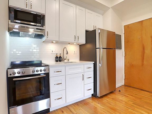 2nd image of 11 Cuneo Pl APT 3B