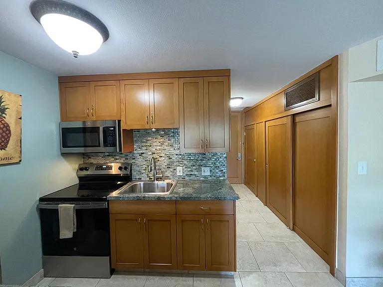 475 Front St — Photo 6