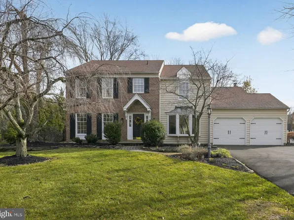 2429 N Daisey Dr, Jamison, PA 18929