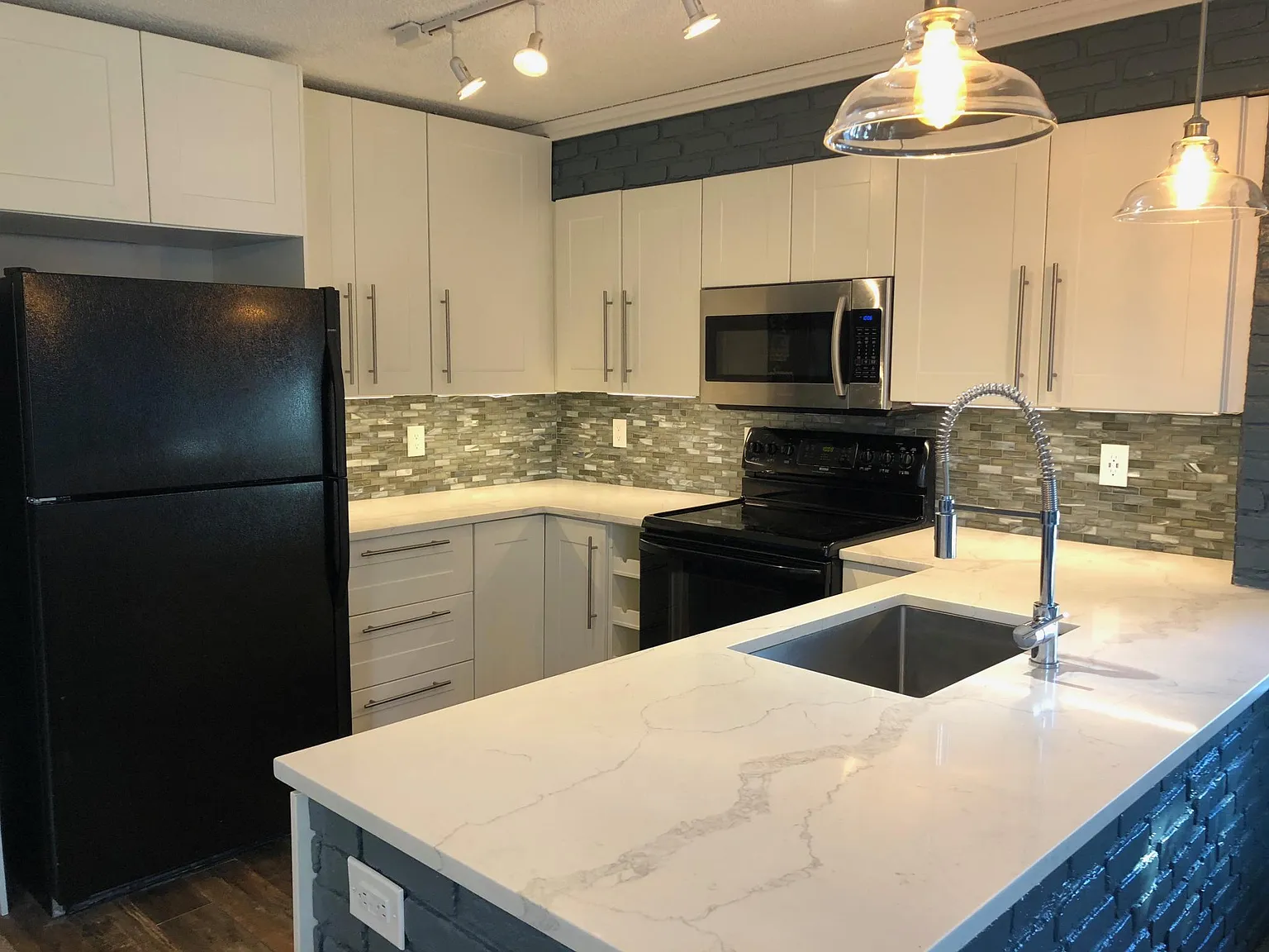 4713 Spine Rd — Photo 2