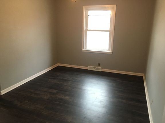 4th image of 239 Dyer St