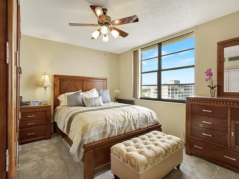 840 Ocean Dr #806 — Photo 36