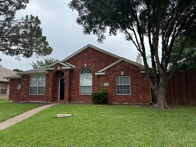 10801 Copperwood Dr — Photo 4