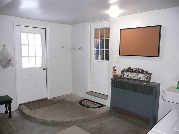 Mudroom / Laundry