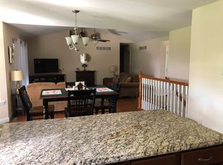 6402 Winter Ct, Godfrey, IL 62035