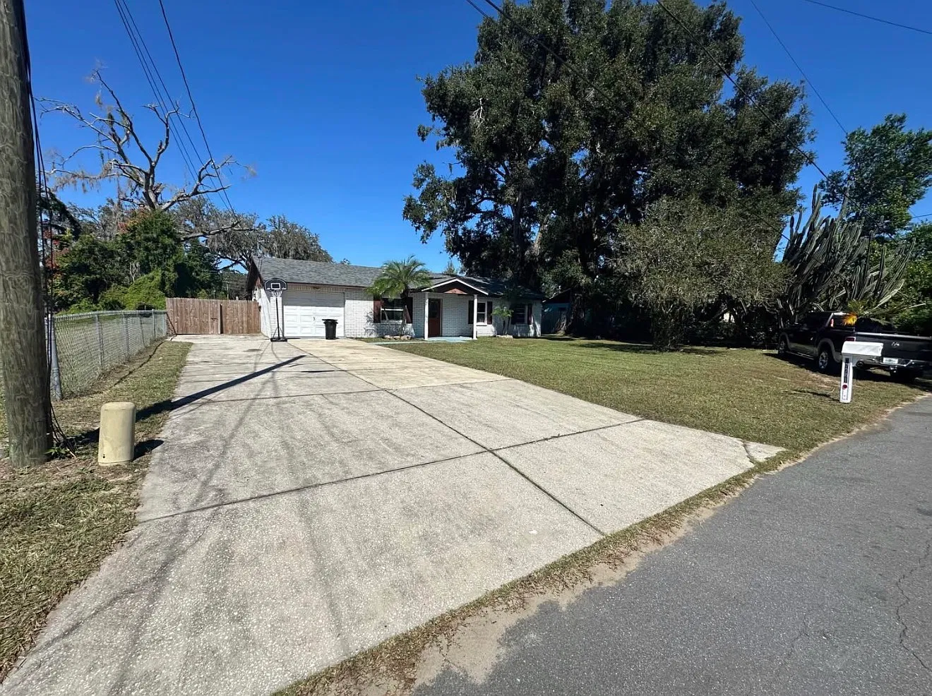 3 bed, 1.5 bath, 1040 sqft, $1,850 — Photo 2