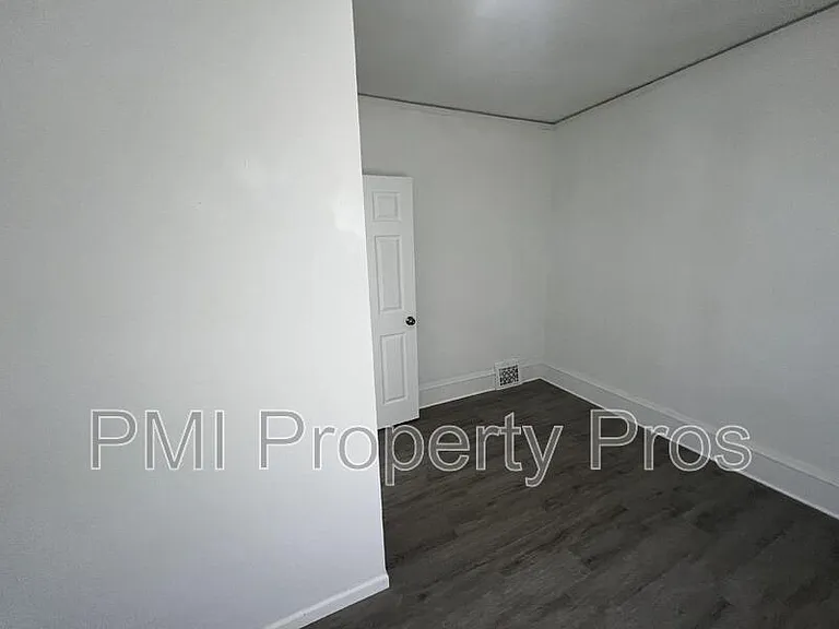 3284 N 30th St — Photo 1