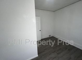 3284 N 30th St, Milwaukee, WI 53216