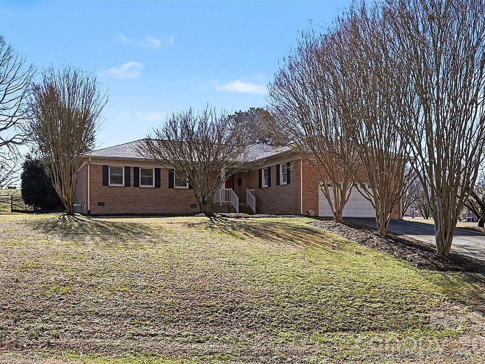 1st image of 3030 Vernell Ln