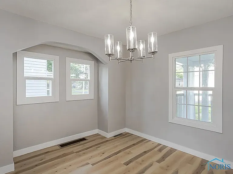 2242 Vaness Dr — Photo 8