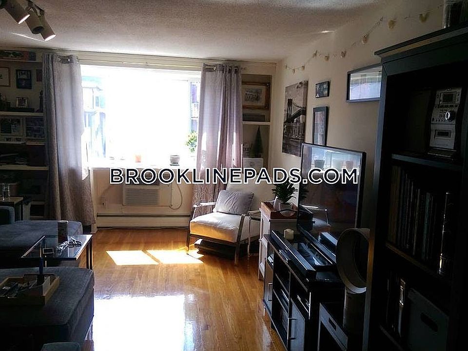 2nd image of 55 Green St #303