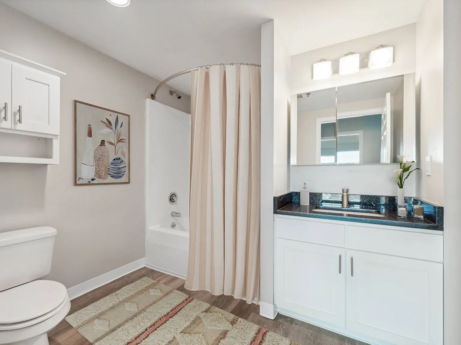 Residences at Manchester Place — Photo 4