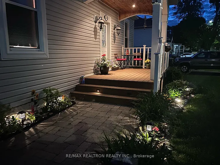 134 Wesley St — Photo 46