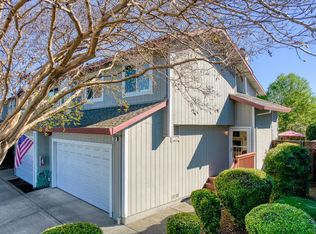 30 Regents Cir, Rohnert Park, CA 94928