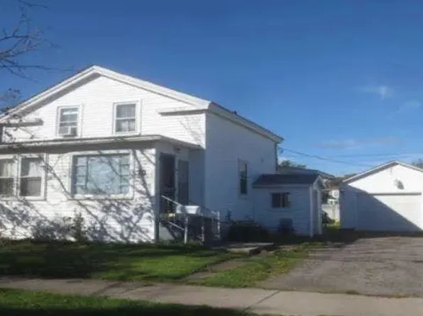 10 Vernon St, Middleport, NY 14105