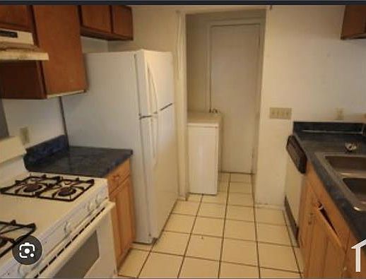 1st image of 5309 S Pleasant Valley Rd APT C