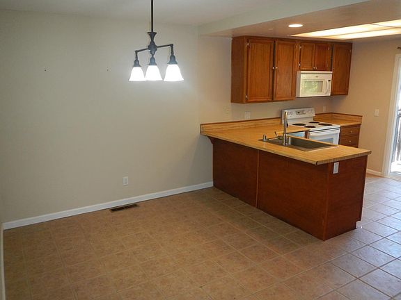 4th image of 15694 Davis Cup Ln