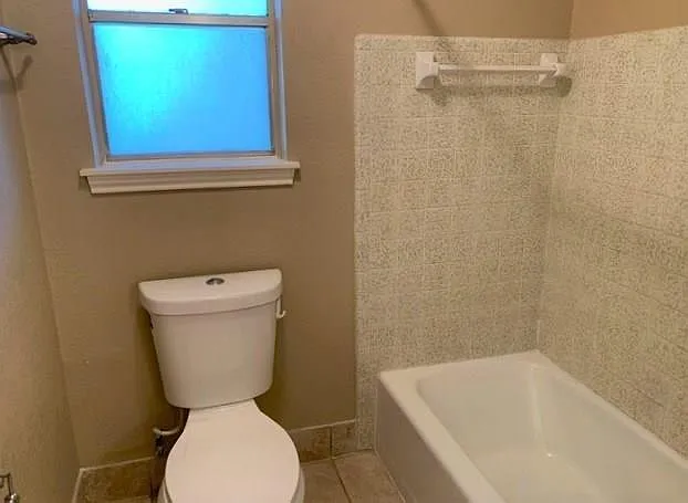 2123 Williamsburg Ct S — Photo 10