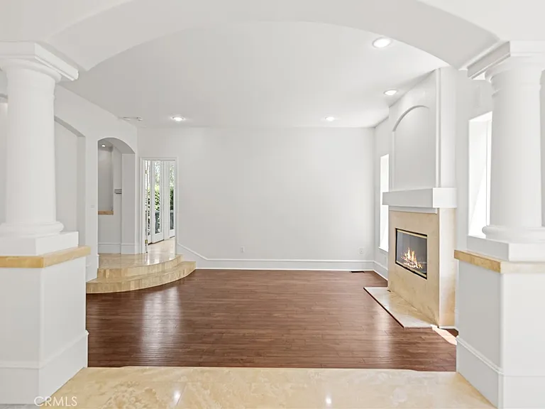 3210 N Ardmore Ave — Photo 20