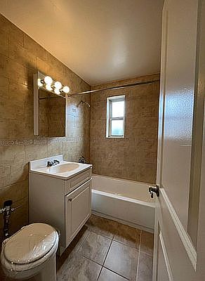 5th image of 24 Stratford Ave #3B