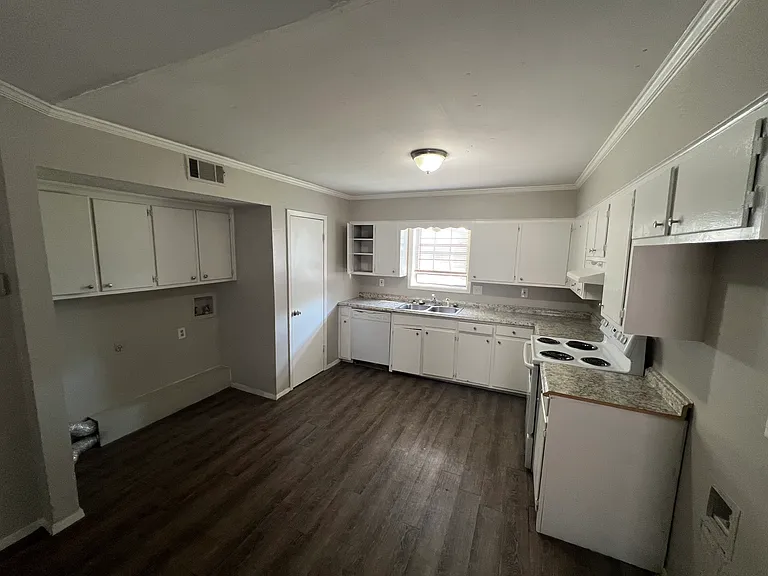 10 Colonial Dr #B — Photo 3
