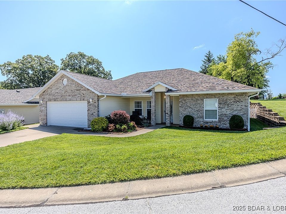 1st image of 851 Bradford Dr