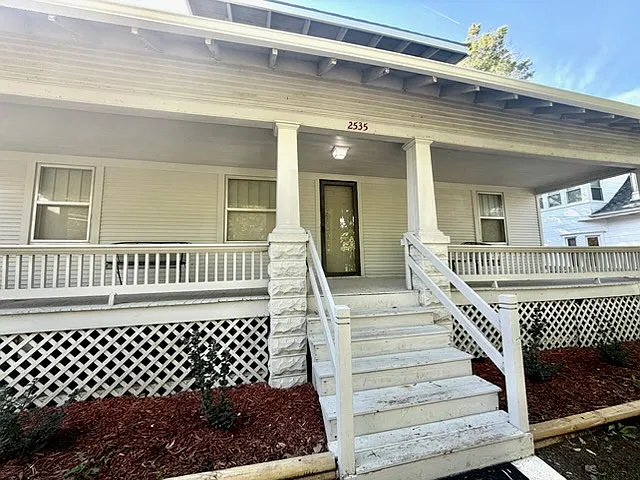 2535 C St