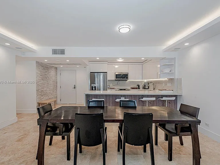 2301 Collins Ave #310 — Photo 10